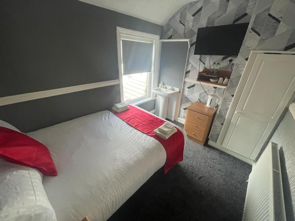 KM Central Pier — Hotel in Blackpool