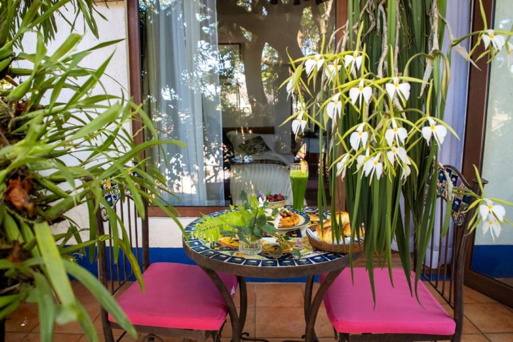 Meson De Leyendas Breakfast &amp; Downtown — Hotel in Valle De Bravo