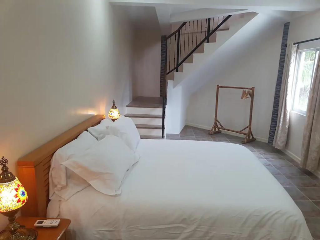Dauin-unique home away from the hustle and bustle. photo