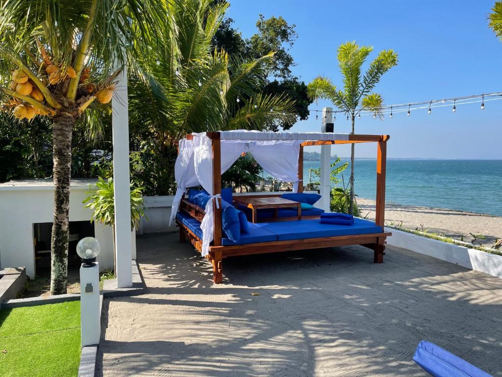 Bale Solah Beach Club & Hotel photo