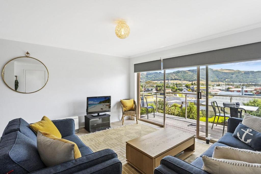 Schram - BYO Linen, Apollo Bay