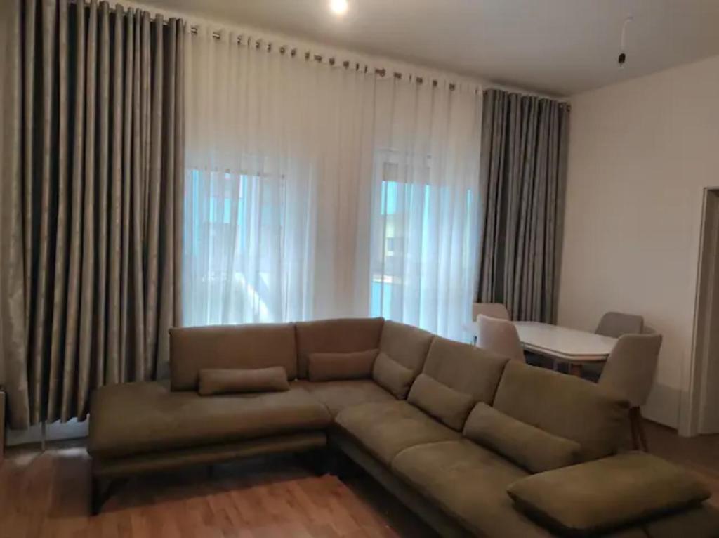 Modern apartment in Tirana — Hotel in Tirana