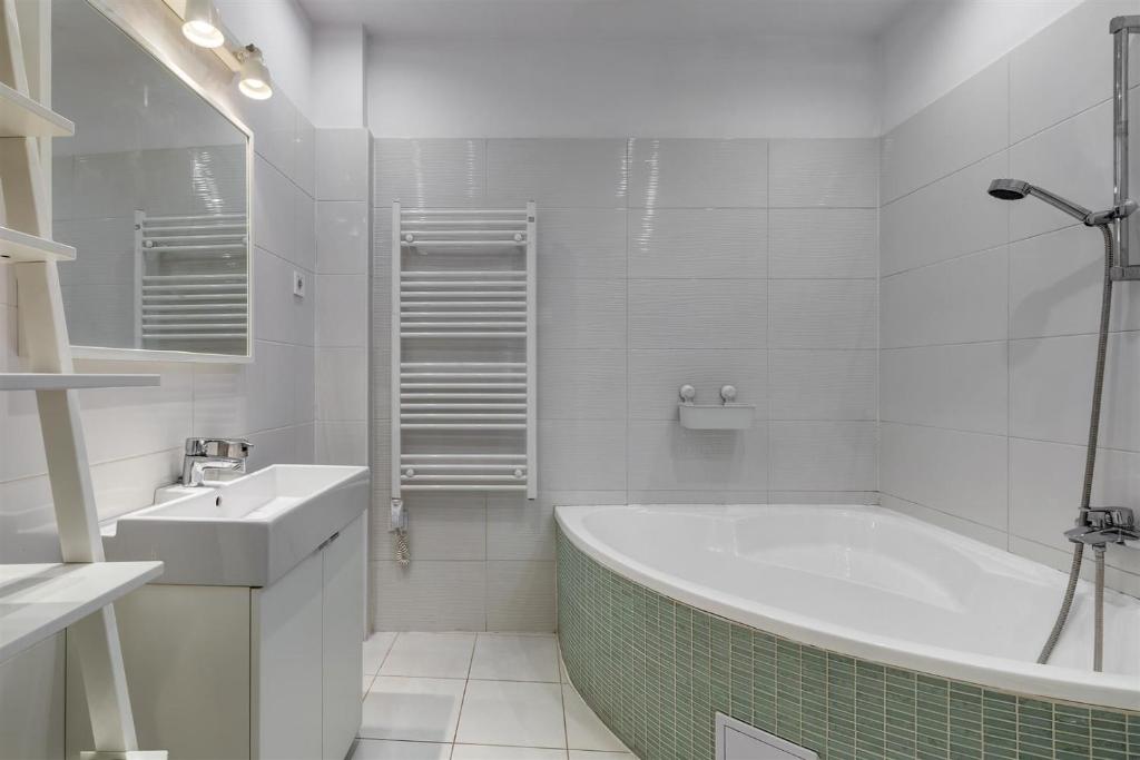 d.Five Timber Town Apartment photo