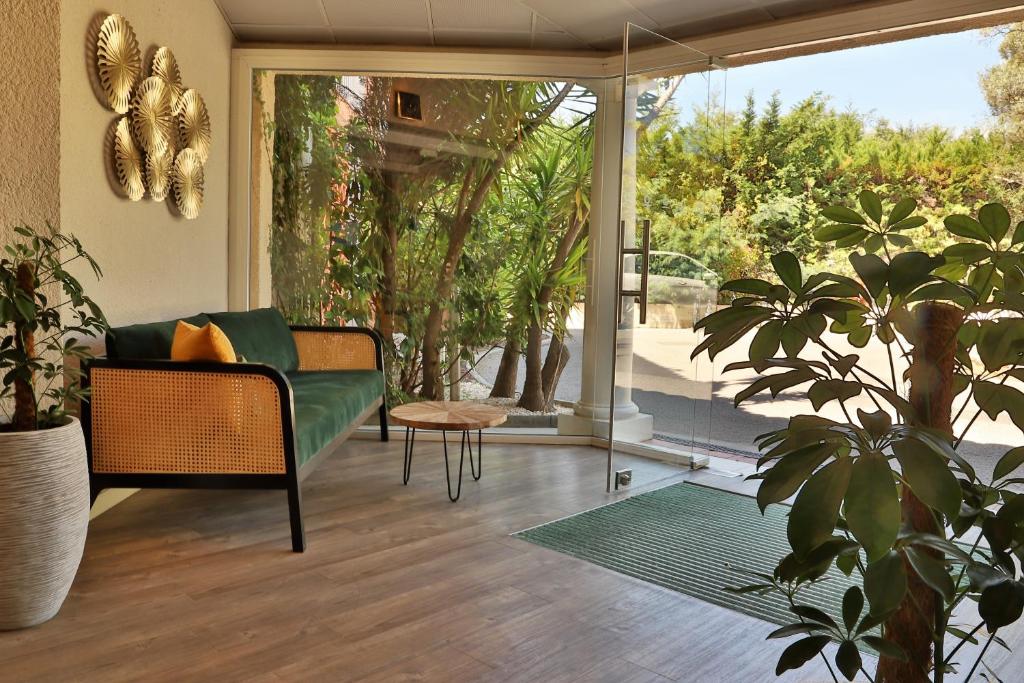 SOWELL HOTELS Saint Tropez photo