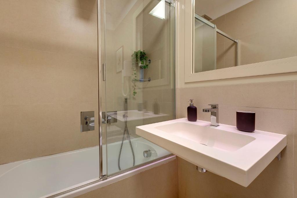 Mamo Florence - Thelma & Louise Apartments photo