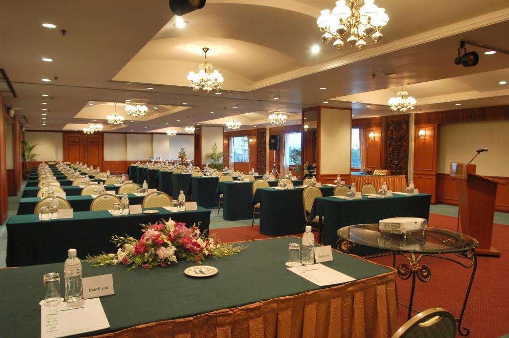 Banquet hall