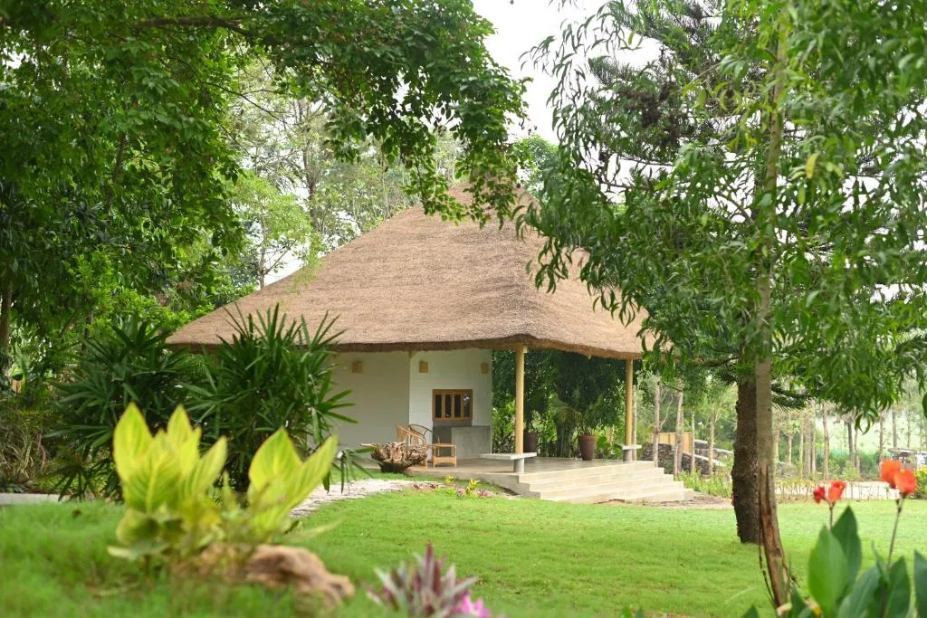 Fireflies Kabini, hotel in Begūr