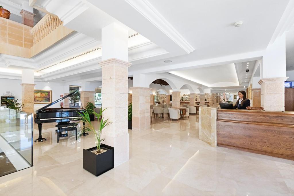 CM Mallorca Palace - Only Adults photo