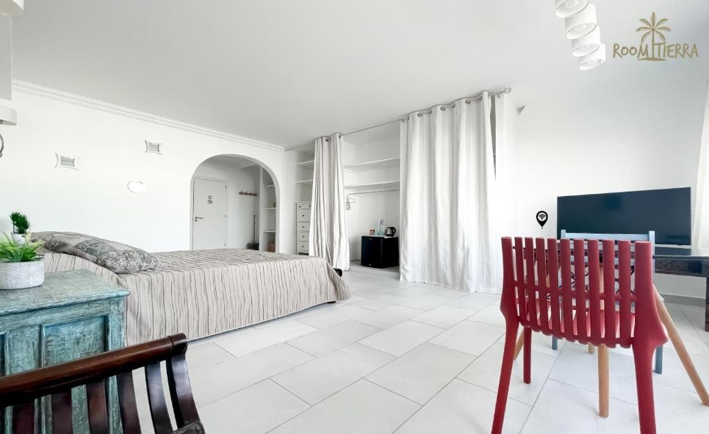 Room Tierra wifi free private bathroom , central town - 3