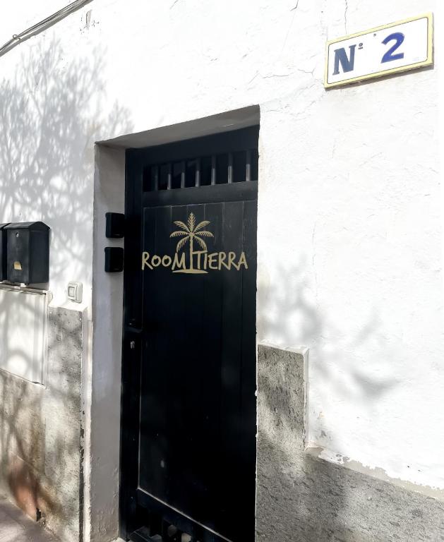 Room Tierra wifi free private bathroom , central town - 4