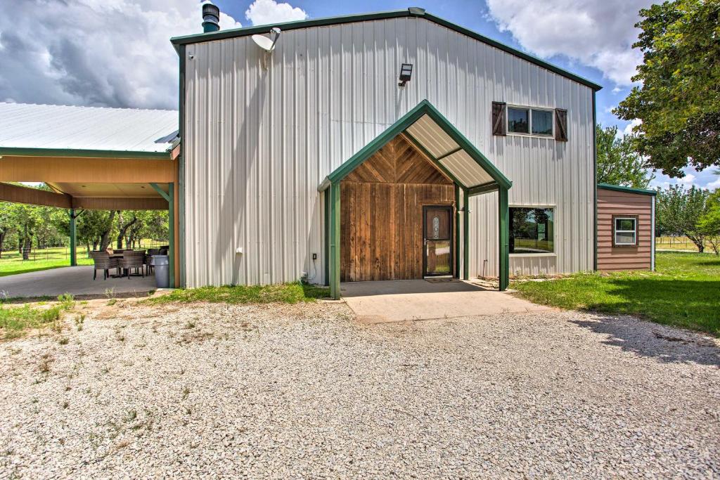 Pilot Point Home with Grill and State Park Access!