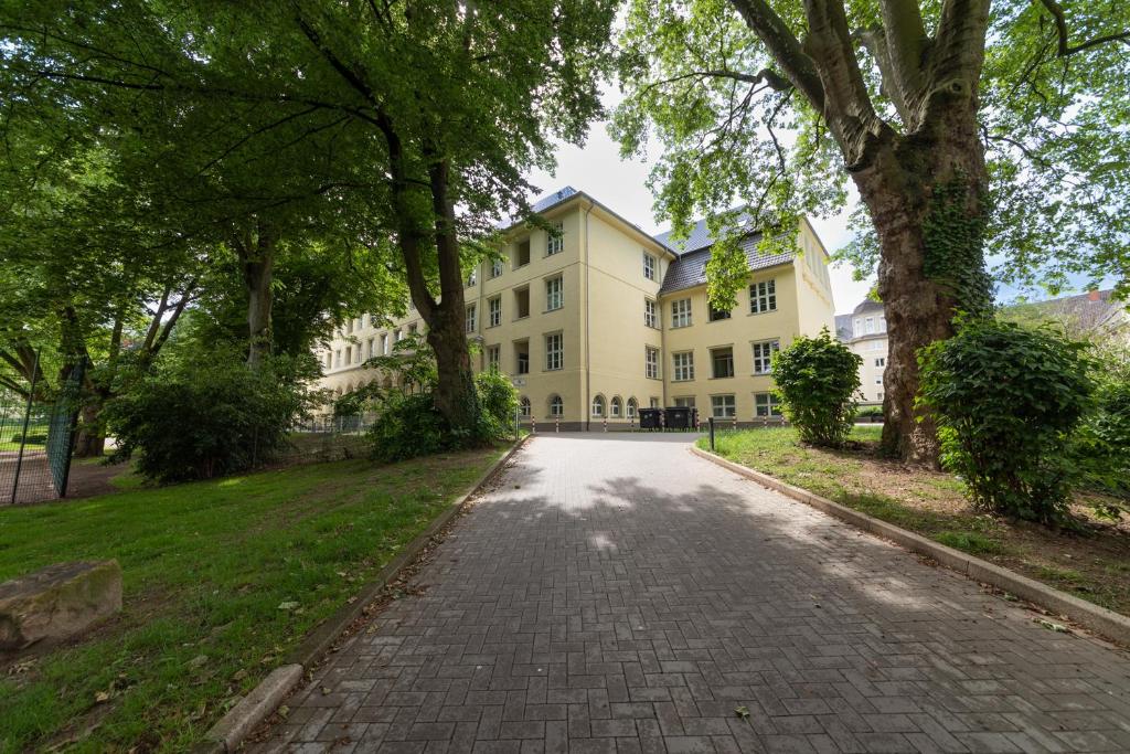 Lunas Appartements in der alten Schule Essen — Hotel in Essen