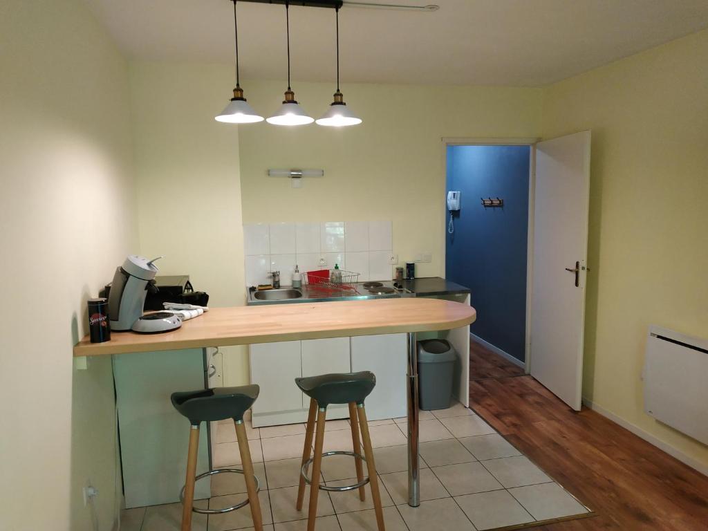 Bonvallet - Studio paisible et chaleureux avec balcon - 3