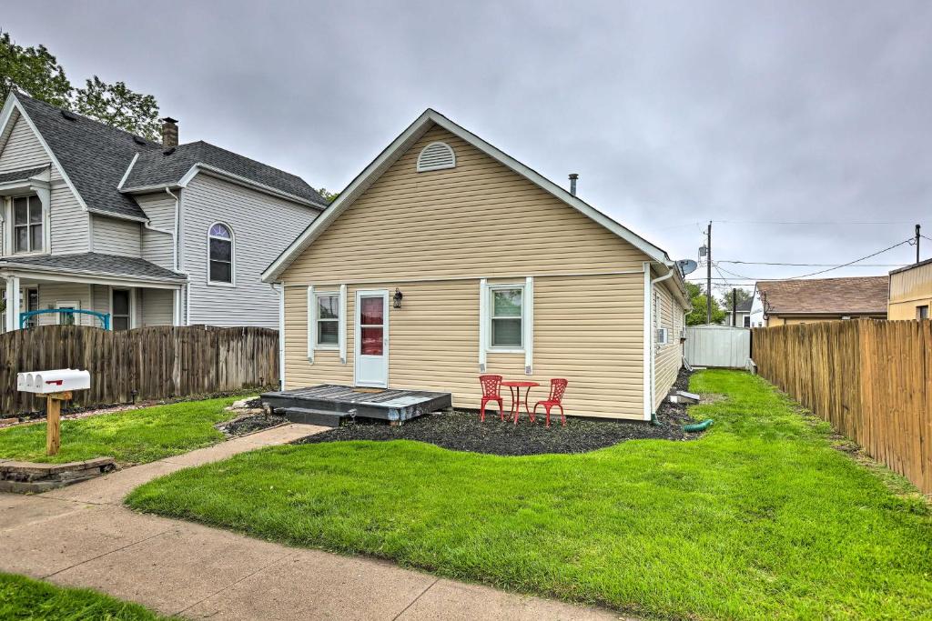 Council Bluffs Cottage Proximity to Parks! — Hotel in Council Bluffs (IA)