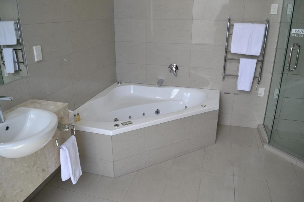 ไบรดอน โฮเทล โออามารู (Brydone Hotel Oamaru)