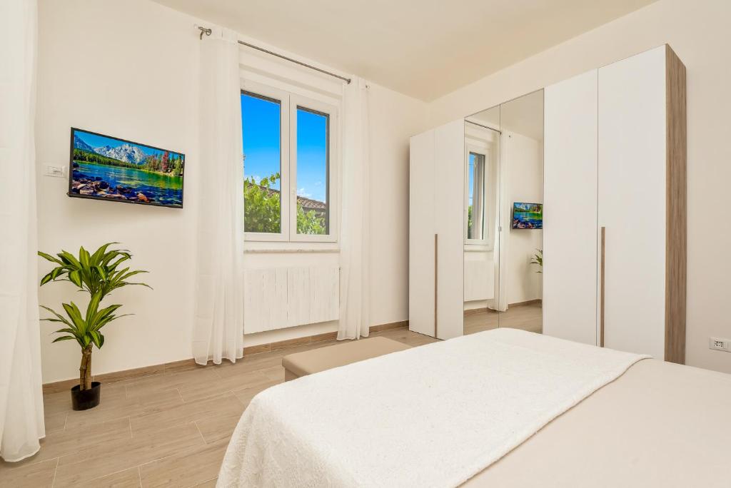 [LA SPEZIA] - New Home With Netflix & Free Parking - 4