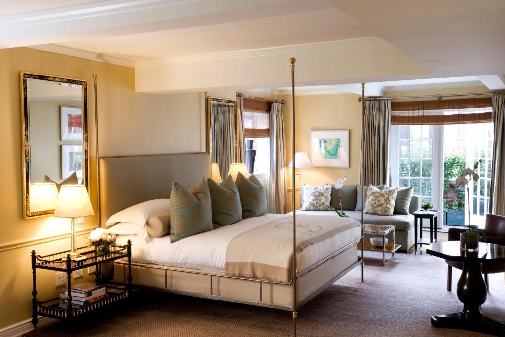 Lowell Hotel photo