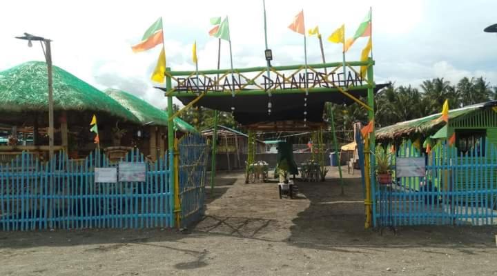 Pasyalan sa dalampasigan photo