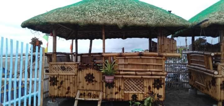 Pasyalan sa dalampasigan photo