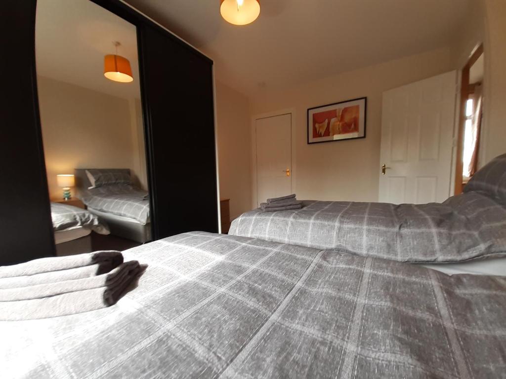 Carvetii - Xavier House - 2-storey sleeps up to 7, Rosyth