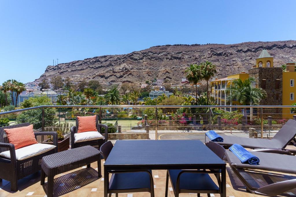 Cordial Mogán Solaz — Hotel building in Puerto de Mogan, Canary Islands
