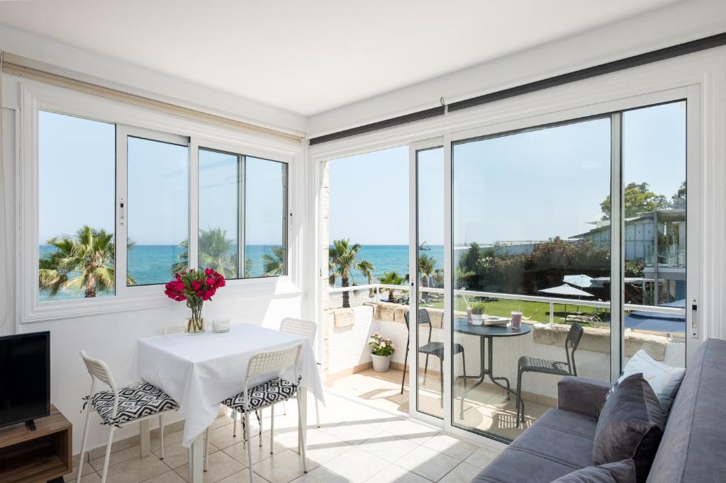 Oceanview Apartment, Larnaca