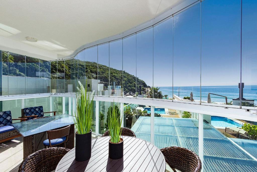 Varandas do Atlântico 302-B – Apartamento de Alto Padrão com Vista Panorâmica para o Mar em Bombas., Bombas