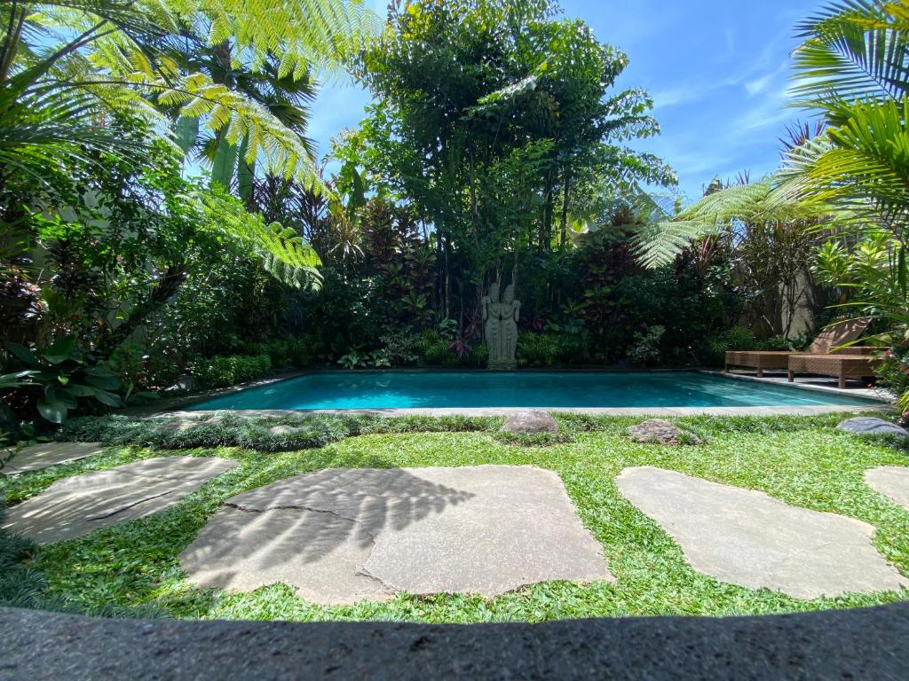 vishaka ubud villa photo