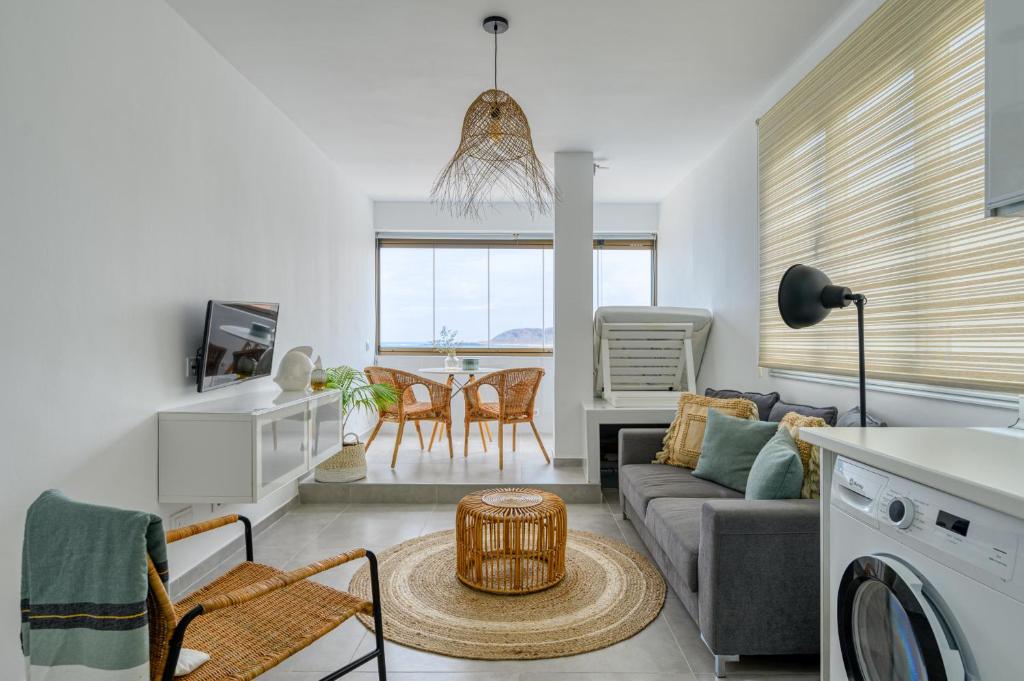 Stylish Sea View Accommodation Las Canteras - 2