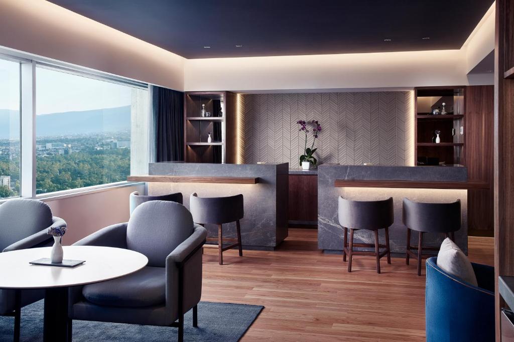 Shared lounge/TV area