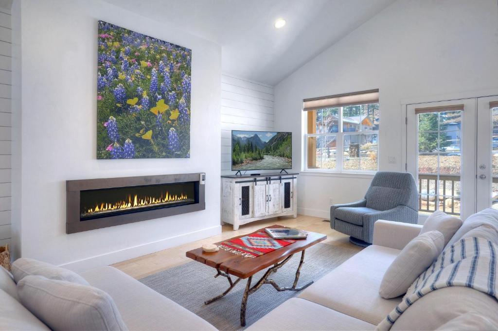 436 Estancia Loop, Hermosa