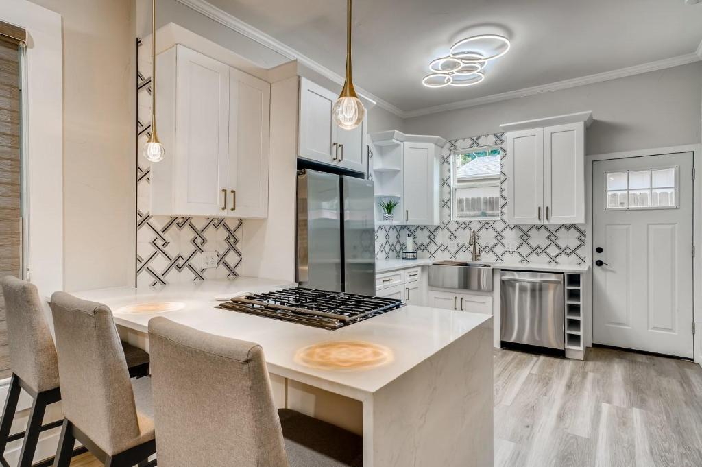 1020 E 24th Ave, Denver