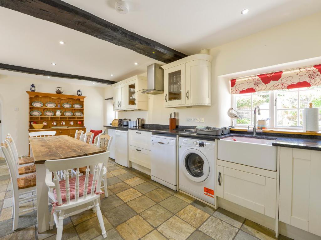 Michaelmas Cottage, Drewsteignton photo 3