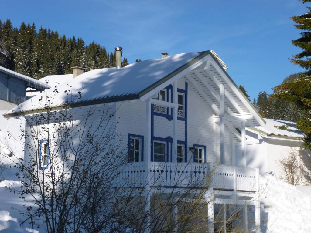 Chalet lumineux avec poêle à bois et WIFI gratuit - 6 à 8 personnes - Garage - 3