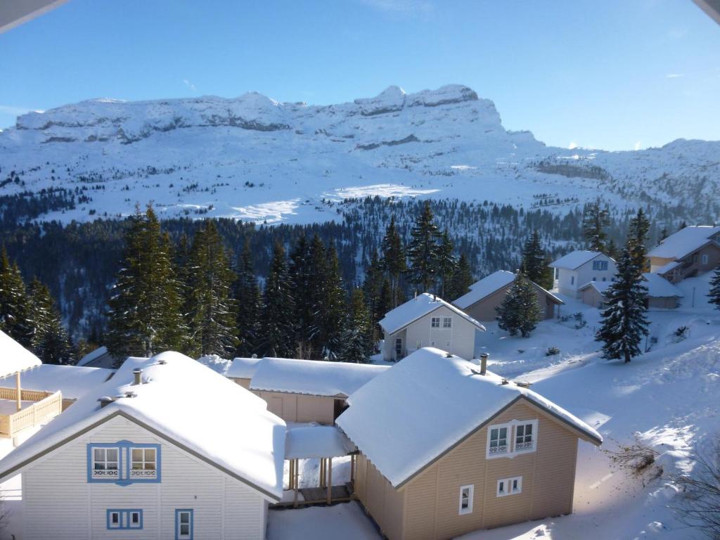 Chalet lumineux avec poêle à bois et WIFI gratuit - 6 à 8 personnes - Garage - 4