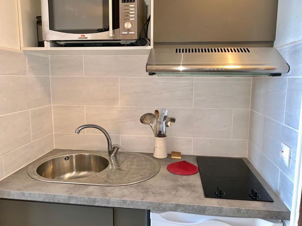 Appartement accueillant et lumineux Proche des pistes et des commerces Balcon - FR-1-502-322 - 3