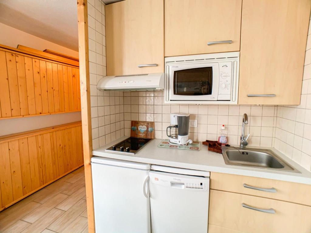 Studio rénové proche pistes et commerces avec balcon, animaux admis - FR-1-502-311 - 3