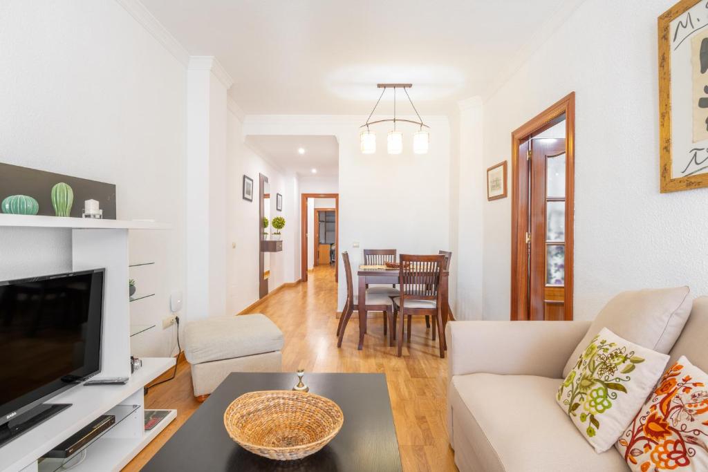 Apartamento Capuchinos Centro by Renthas - 3