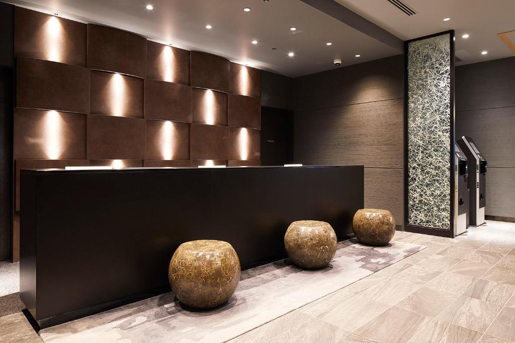 비아 인 하카타구치 에키마에 - JR 웨스트 그룹