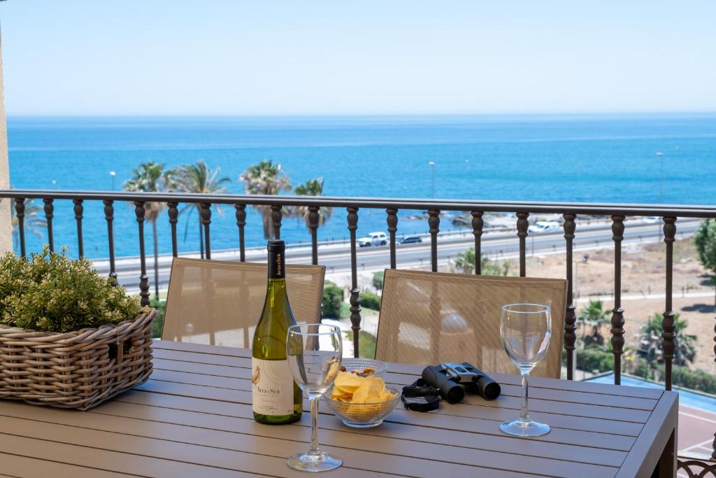 Mijas Costa Dolphin Views by ALFRESCO STAYS, Mijas Costa
