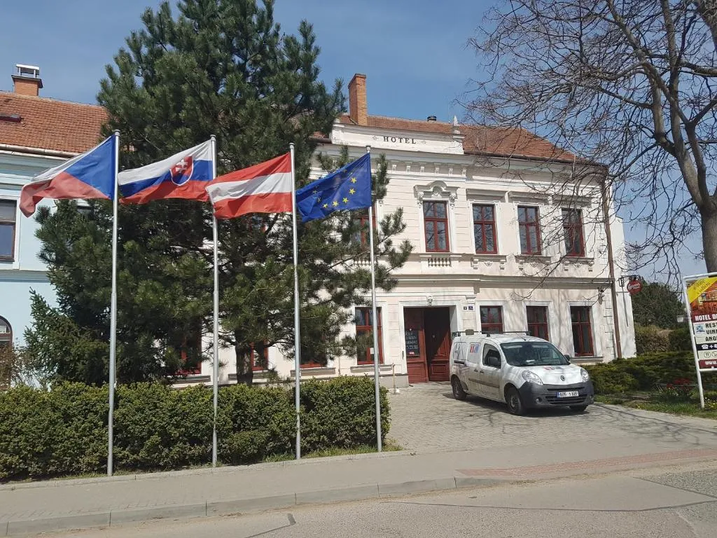 Hotel Drnholec, hotel in Drnholec