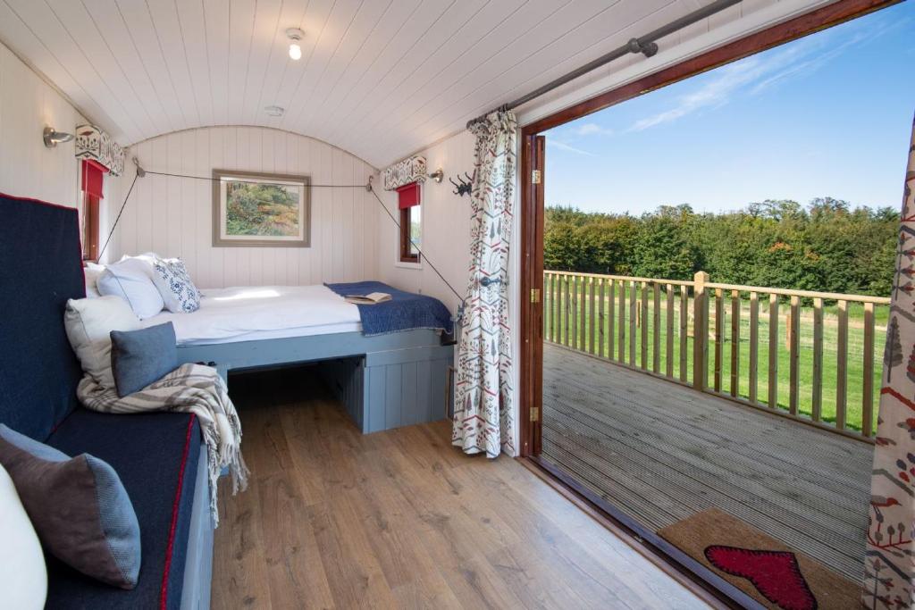 Foxglove Shepherd's Hut photo 2