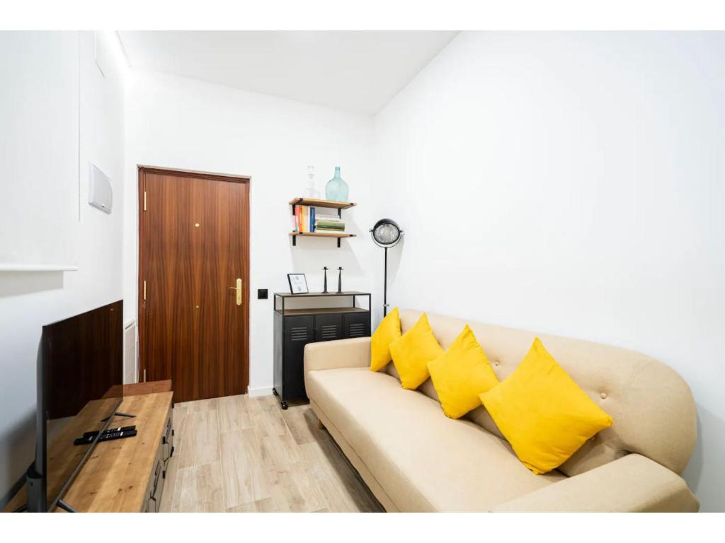 Apartamento amarillo en Atocha - 5