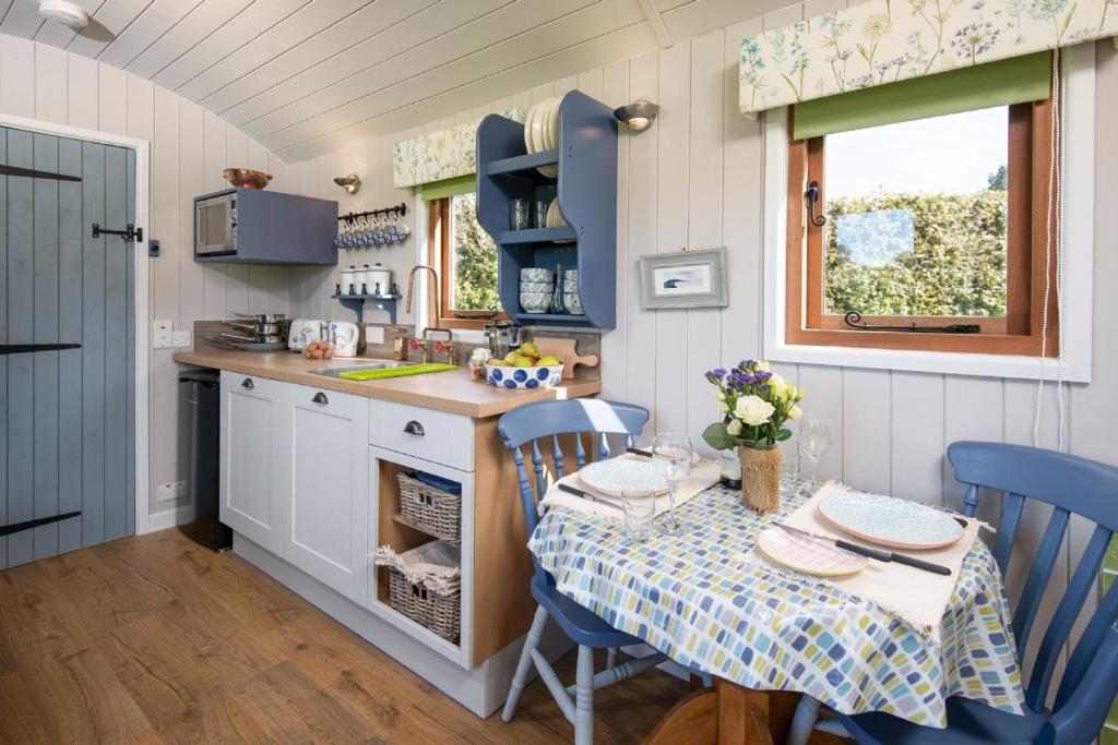 Teasel Shepherd's Hut photo 6