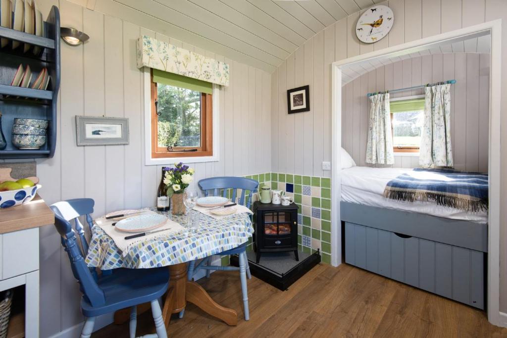 Teasel Shepherd's Hut photo 5