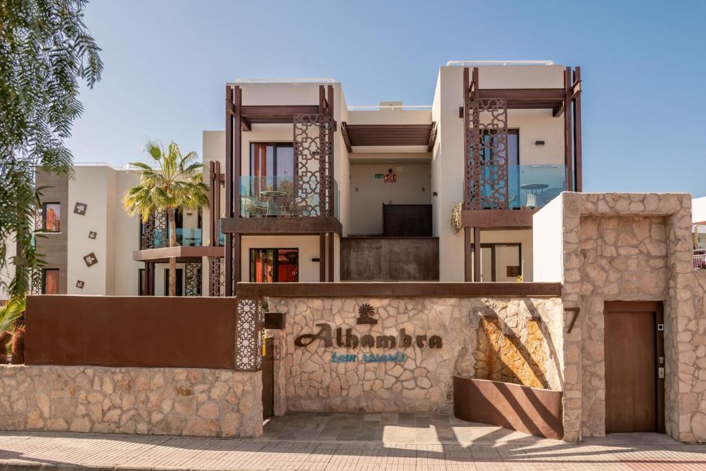 Alhambra Boutique Apartments by PMC Resorts - 2