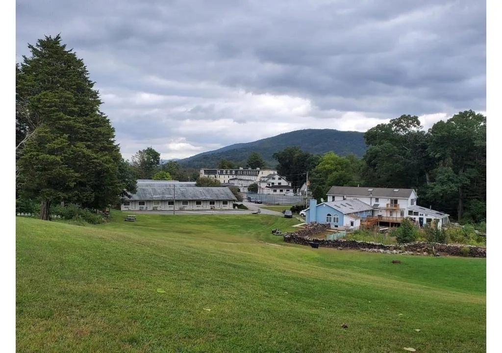 Glenwood Inn & Conference Center，位于特拉华峡谷的酒店