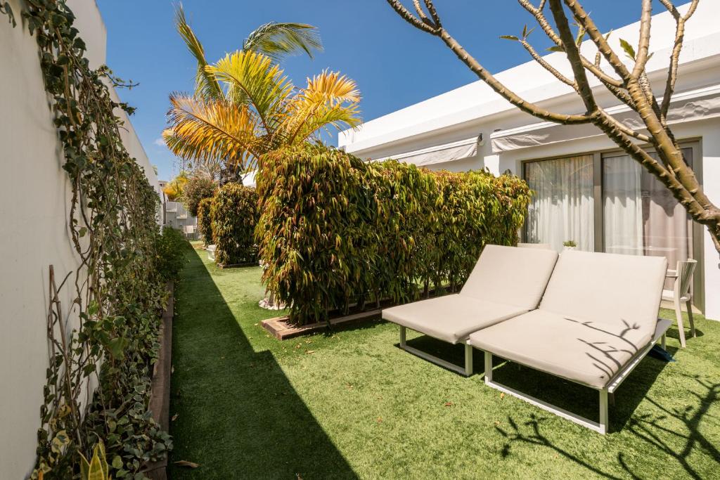 Aevum Resort — Hotel building in Playa del Ingles, Canary Islands
