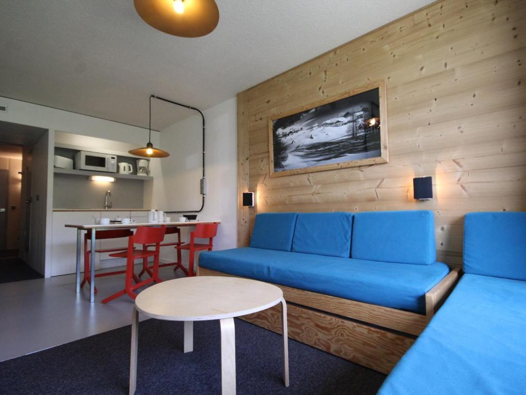 Studio rénové au pied des pistes avec balcon - FR-1-346-366 - 1