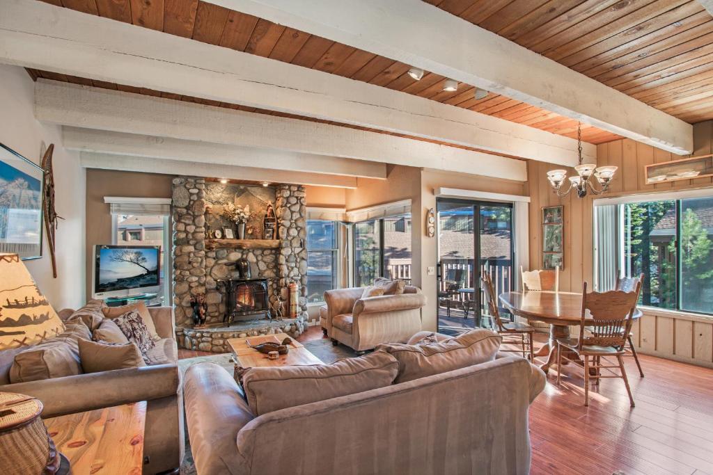 Val D'Isere at the Village by 101 Great Escapes, Mammoth Lakes